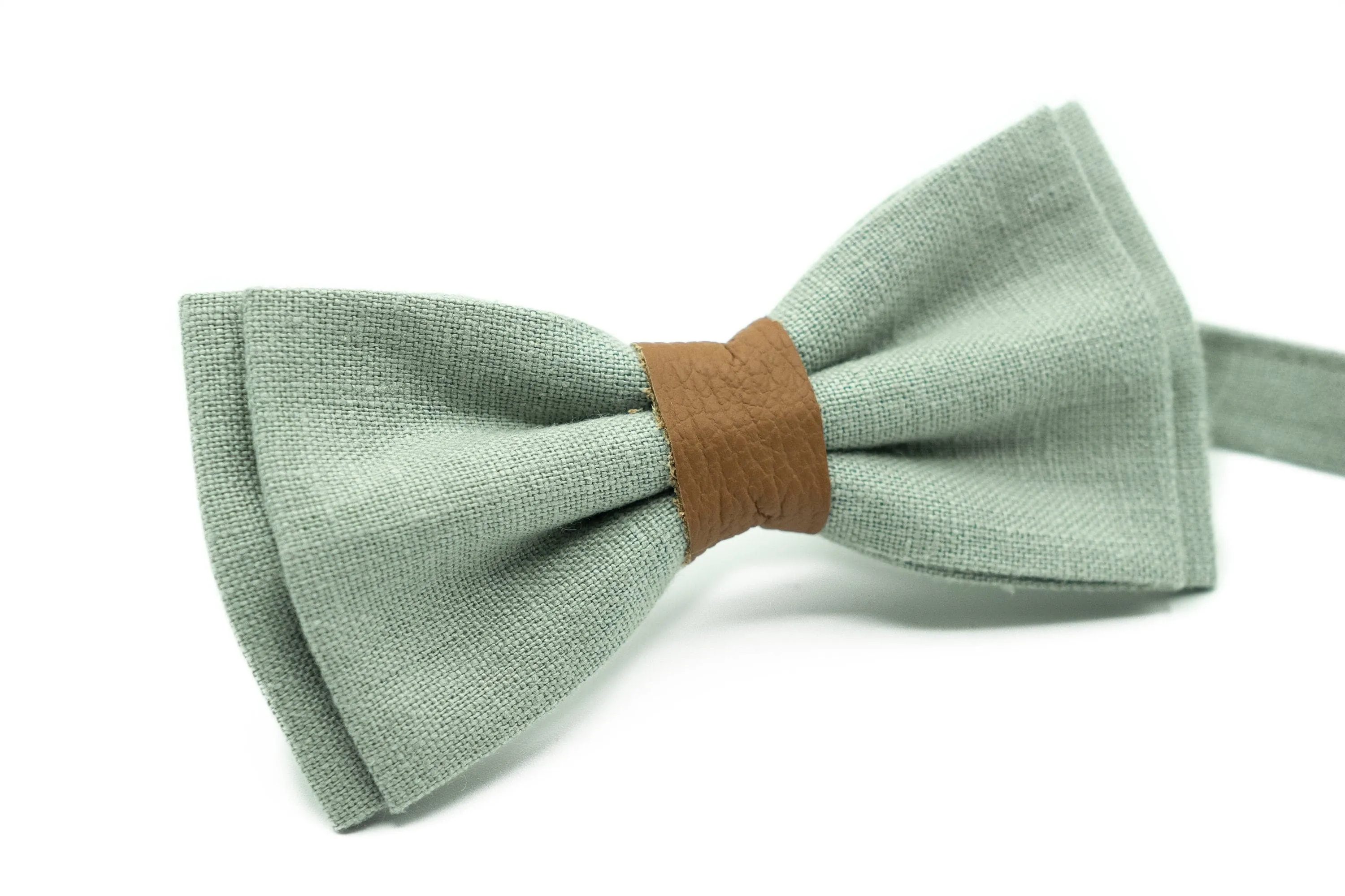 Dusty Sage Green Groomsmen Set: Wedding Suspenders, Bow Ties & Pocket Squares