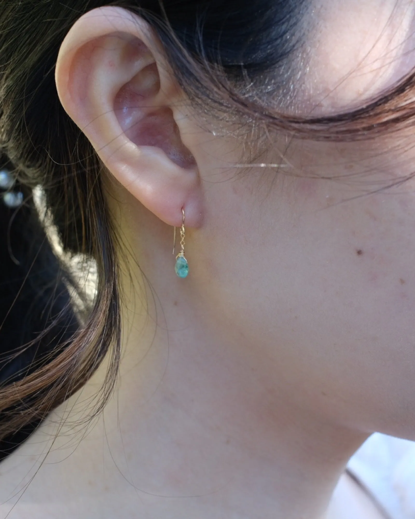 Emerald light green earrings
