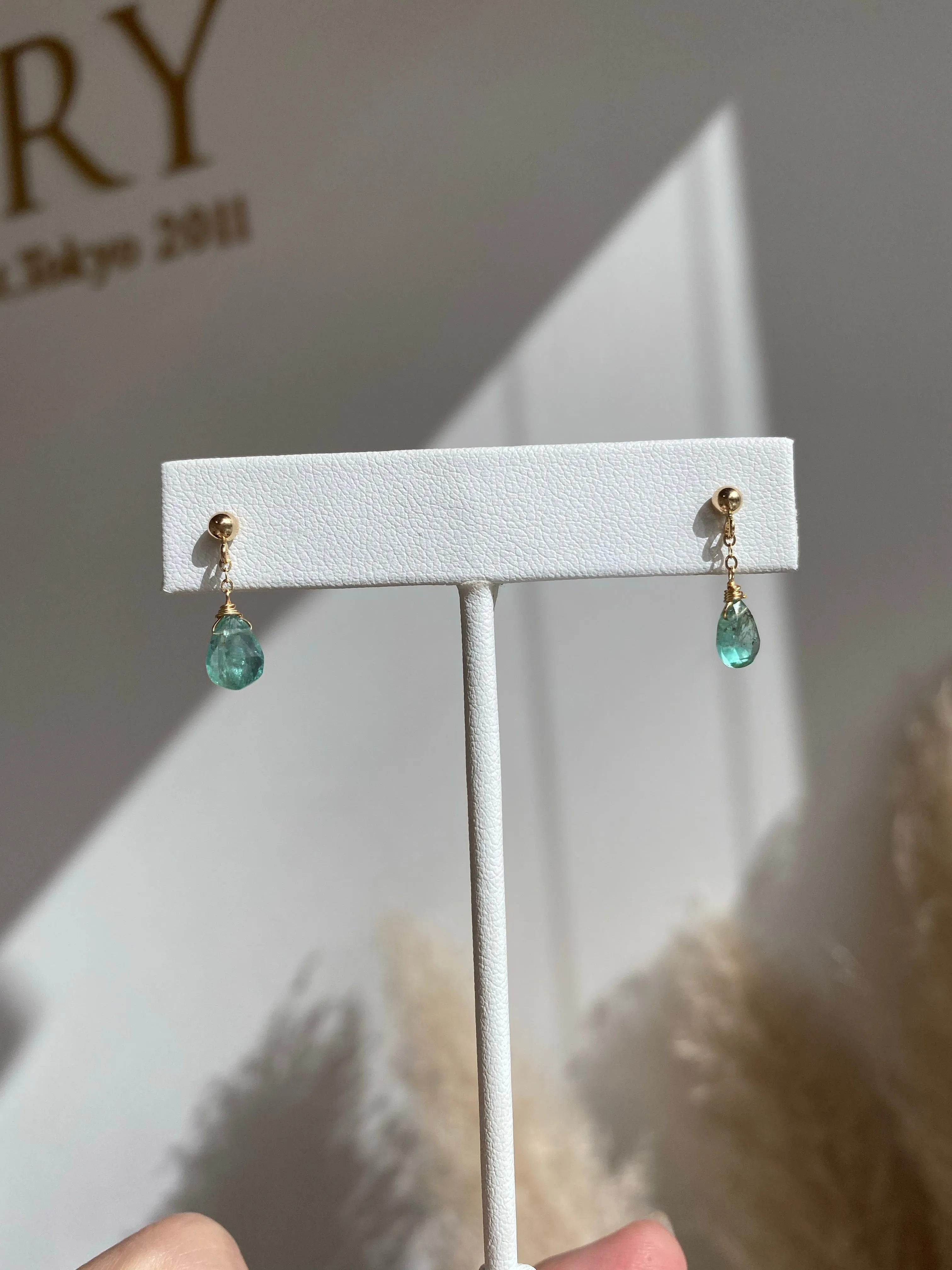 Emerald light green earrings